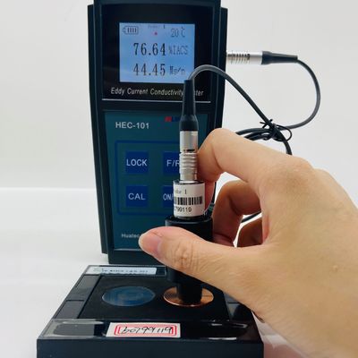 HEC-101 60 كيلو هرتز إيدي الحالي اختبار الموصلية الكهربائية٪ IACS MS / م وحدة مزدوجة تعويض درجة الحرارة التلقائي الألومنيوم سبائك النحاس الموصلية متر