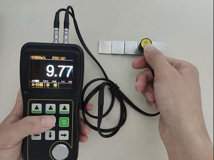 TG-5100D اختبار سمك الموجات فوق الصوتية الصناعية مع A-SCAN B SCAN في الوقت الحقيقي ، OLED True Color Screen High Accuracy NDT Instrument