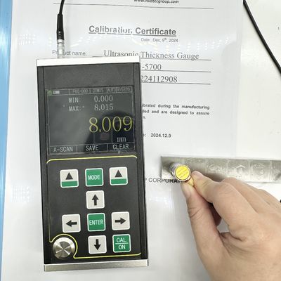 مقياس سمك بالموجات فوق الصوتية رقمي عالي الدقة محمول باليد بمسح A / B