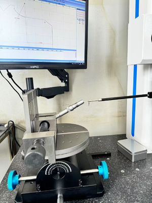 جهاز اختبار تحليل ملامح خشونة السطح SRT-210G مع نطاق قياس 100 مم