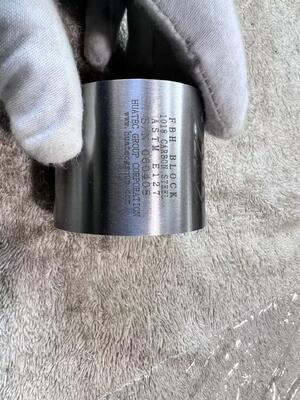 مجموعة من 8 كتل ثقب مسطحة القاع ذات السعة