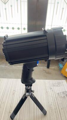 مصباح LED-UV بوضعية الحامل واليد وقابل للشحن