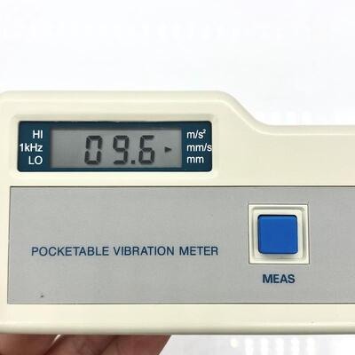 تحليل الاهتزازات المحمول HG-6500ANC 10Hz ~ 10KHz تسارع سرعة تحريك قياس درجة الحرارة كشف خطأ العدادات